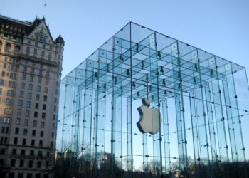 Apple logo on building Garden State Plaza 2024